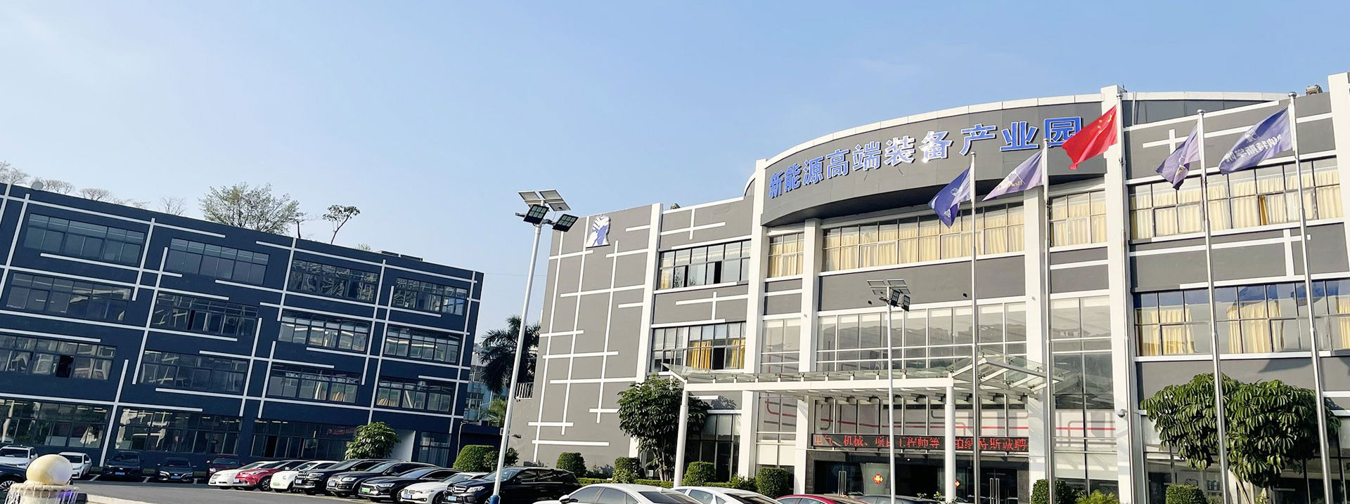 聯(lián)系鉑納特斯